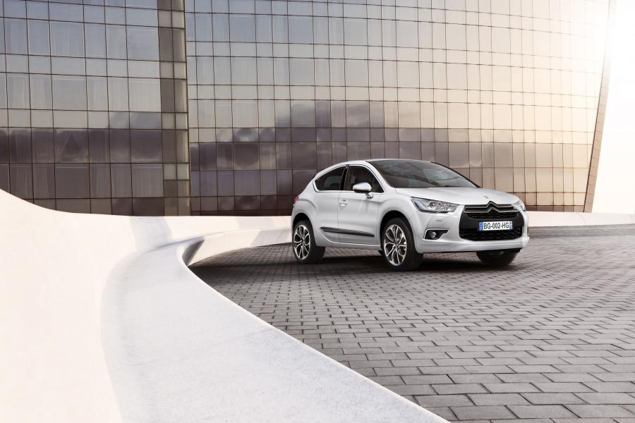 Citroen DS4 2010 года  (фото 41 из 143)